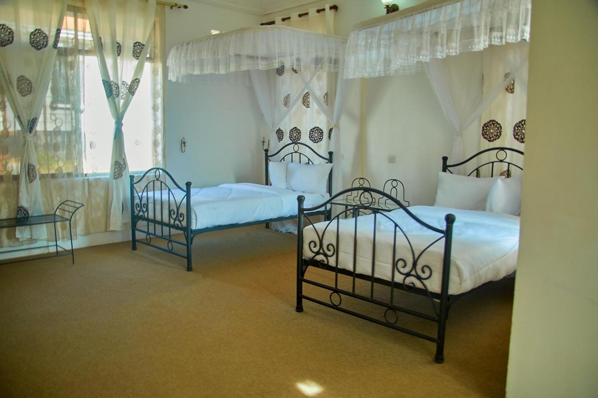 Ngorongoro Corridor Lodge Karatu Bagian luar foto