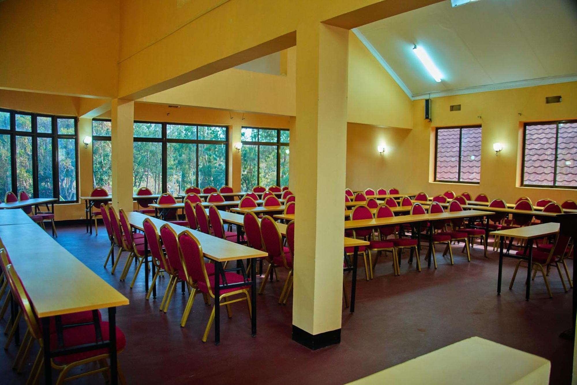 Ngorongoro Corridor Lodge Karatu Bagian luar foto