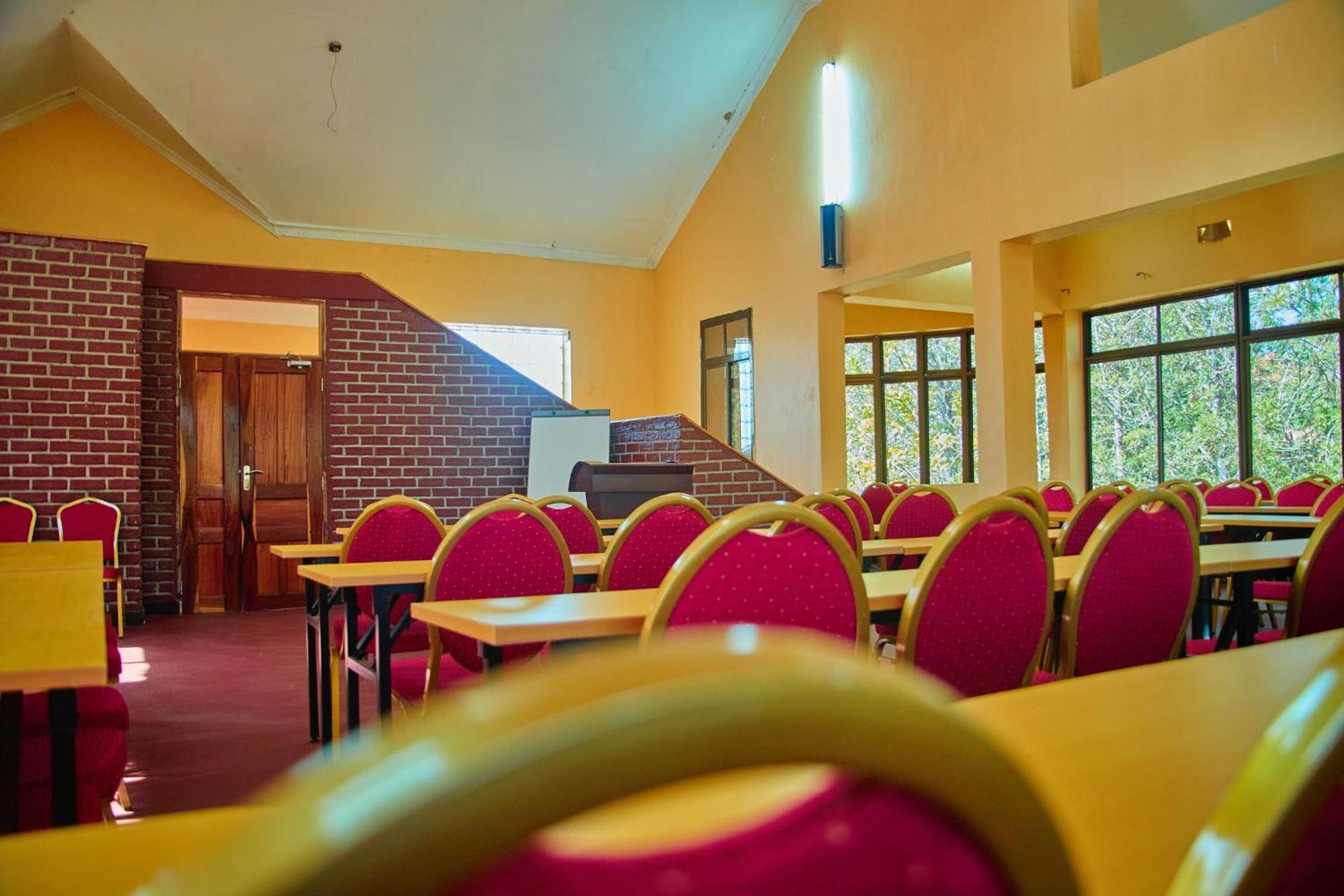 Ngorongoro Corridor Lodge Karatu Bagian luar foto